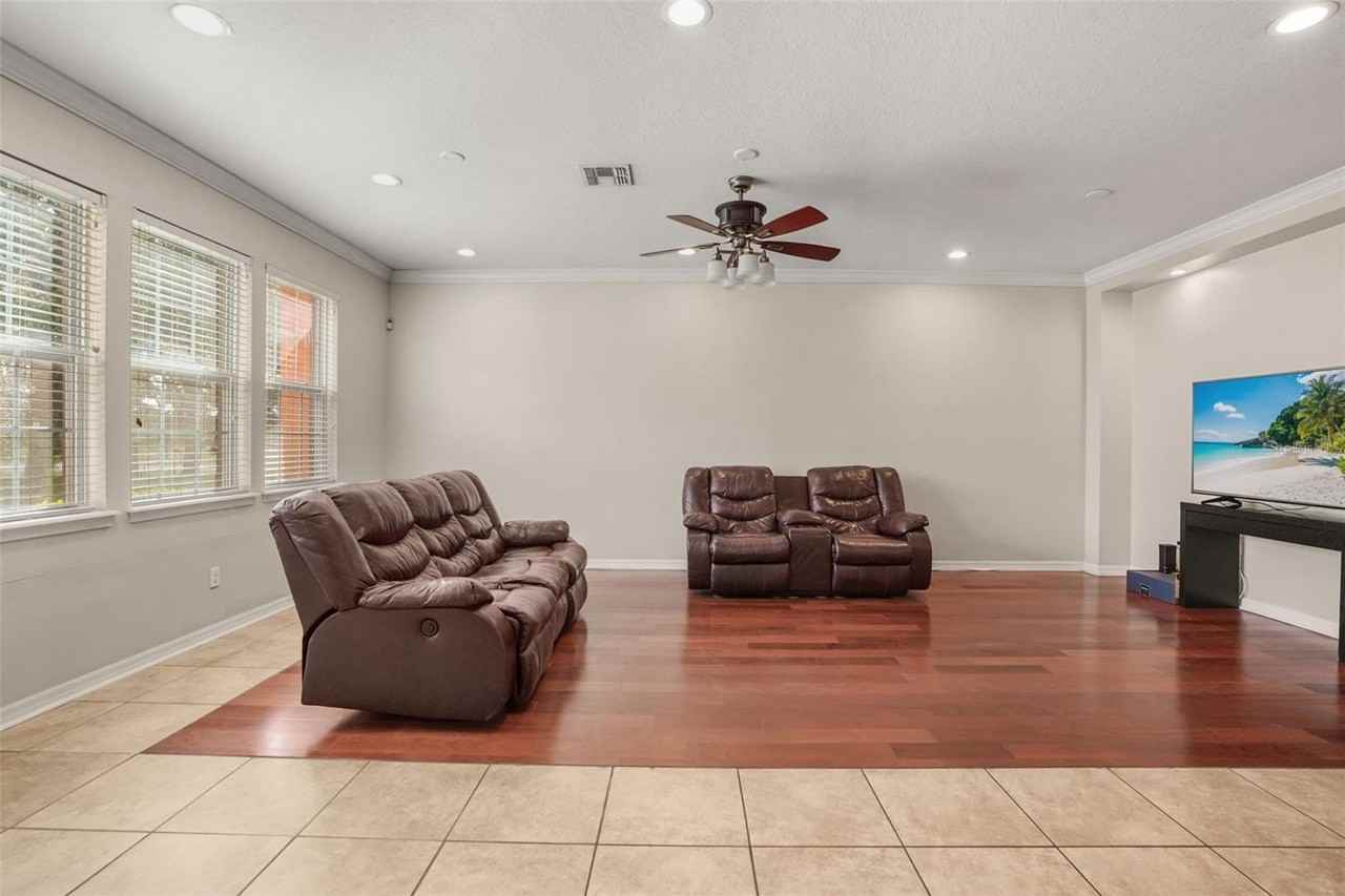 561 Telfair Square Ct - Photo 5 of 35