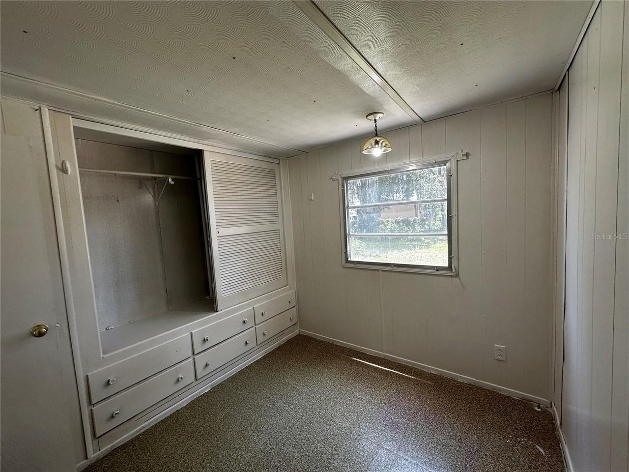 817 Parks St - Photo 2 of 13