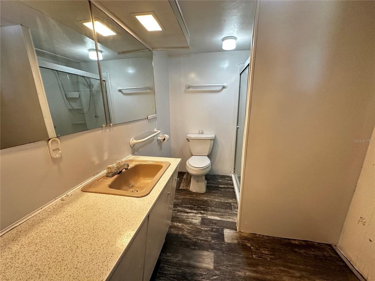 817 Parks St - Photo 6 of 13