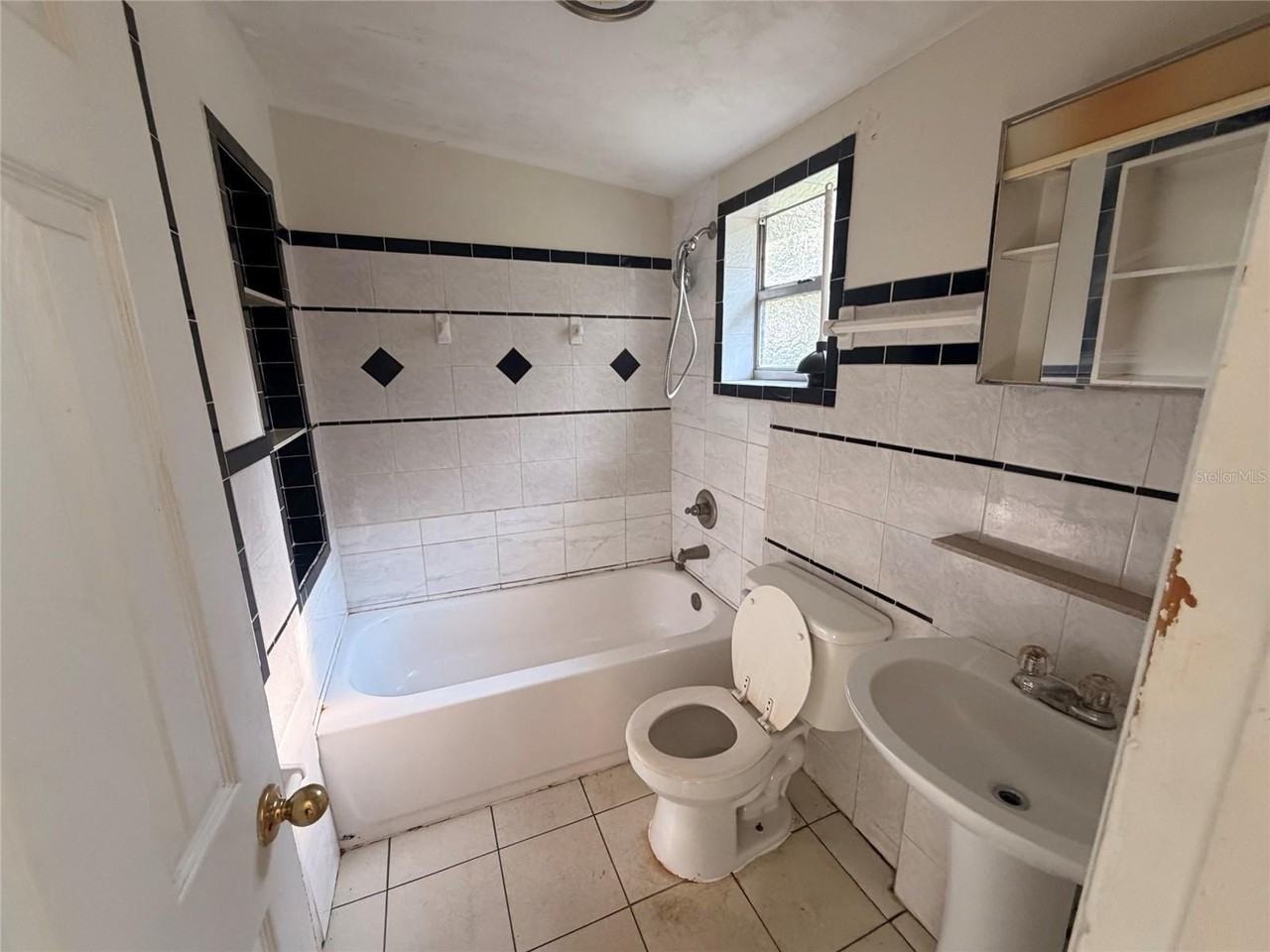 6345 Se 110th St #1 - Photo 7 of 13