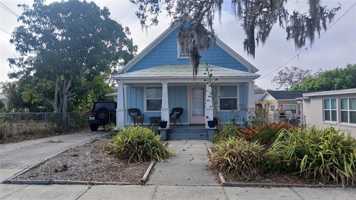 featured image of 542 Division St