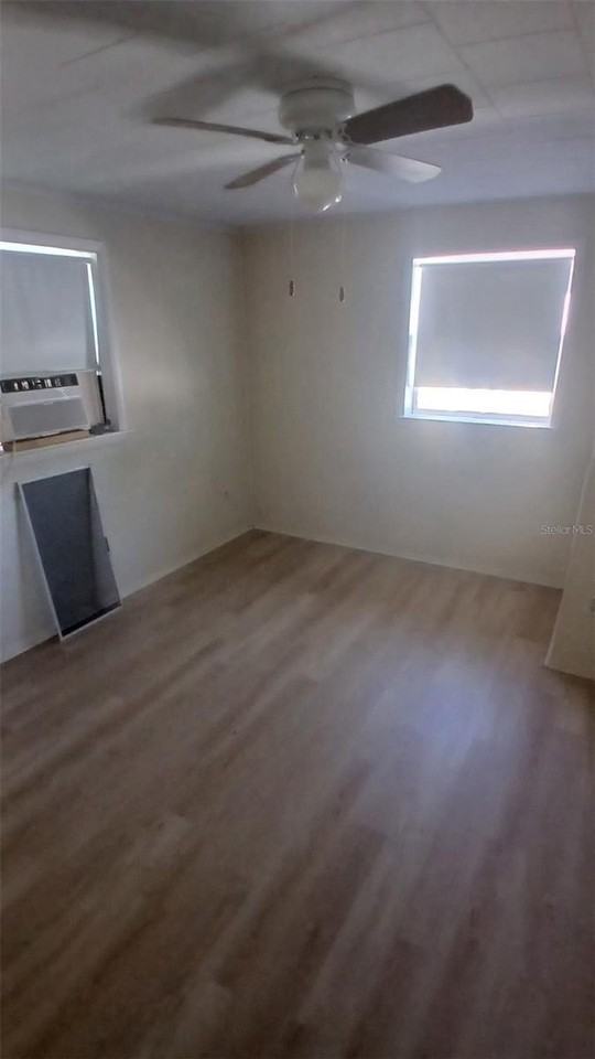 542 Division St - Photo 7 of 8