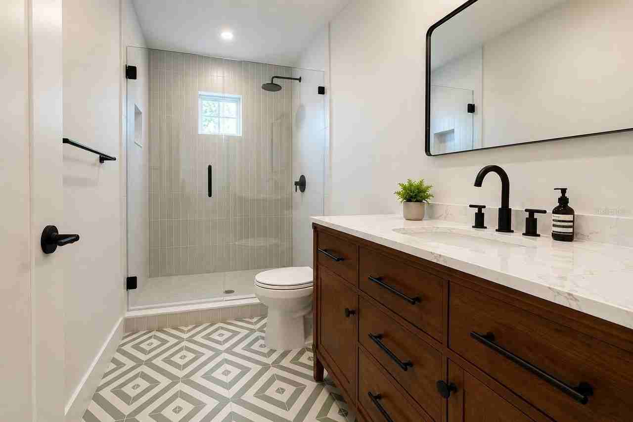 2822 1/2 11th St N - Photo 5 of 13