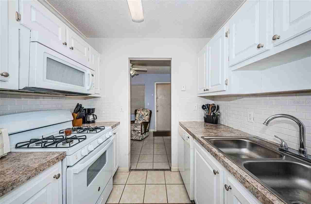 5217 81st St N #11 - Photo 5 of 13