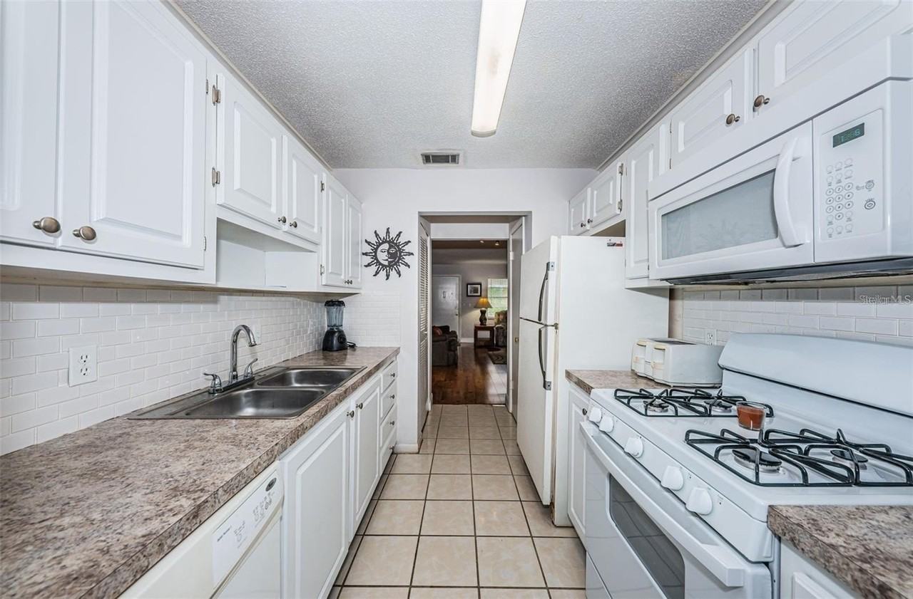 5217 81st St N #11 - Photo 6 of 13
