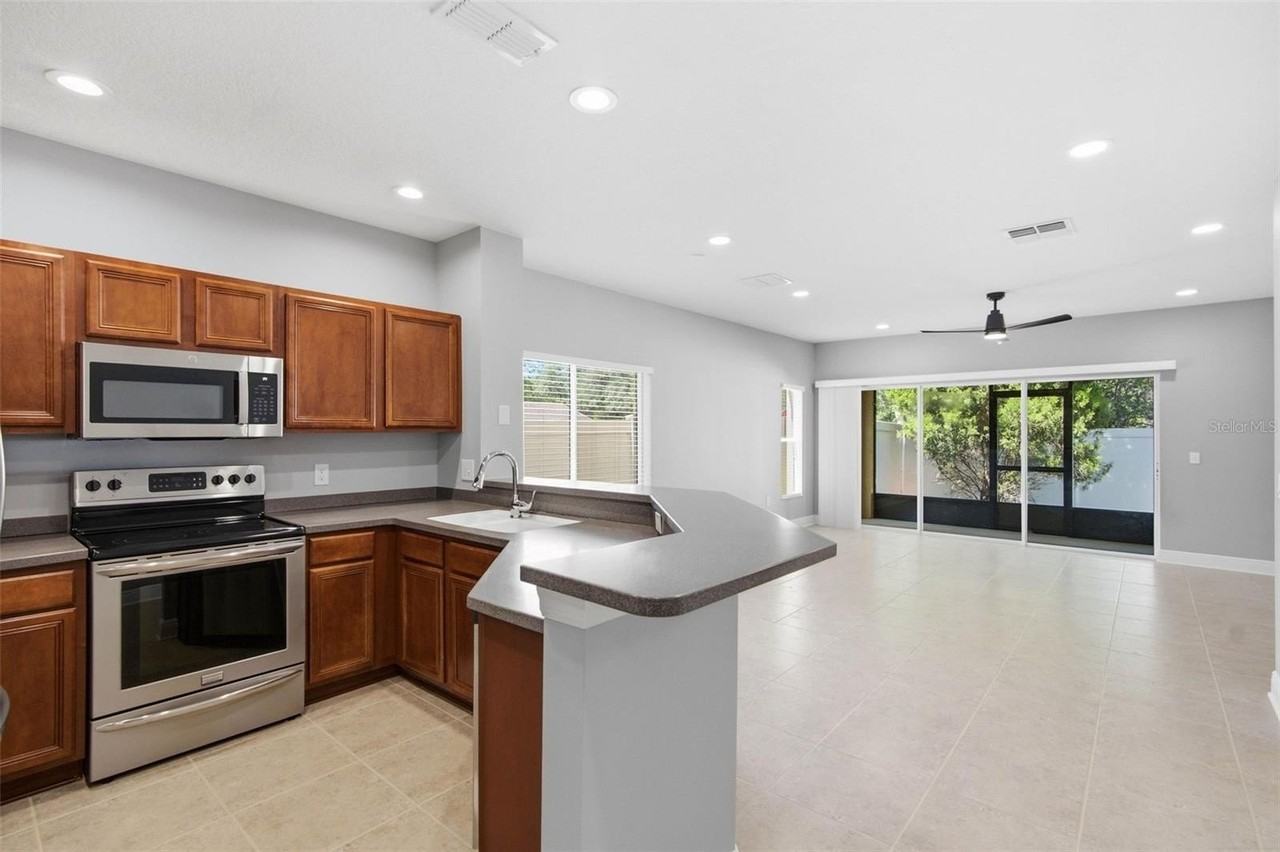 20402 Needletree Dr - Photo 3 of 22