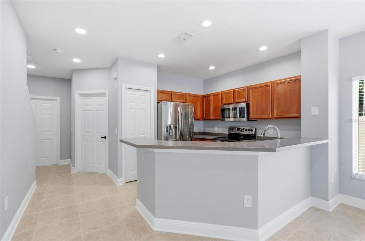 20402 Needletree Dr - Photo 4 of 22