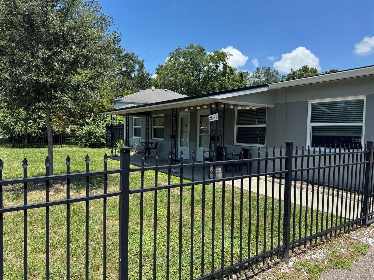 2845 9th Ave N - Photo 3 of 23