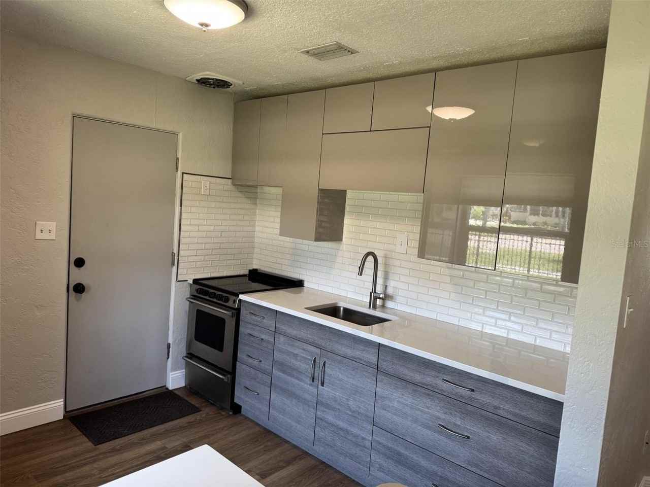 2845 9th Ave N - Photo 5 of 23