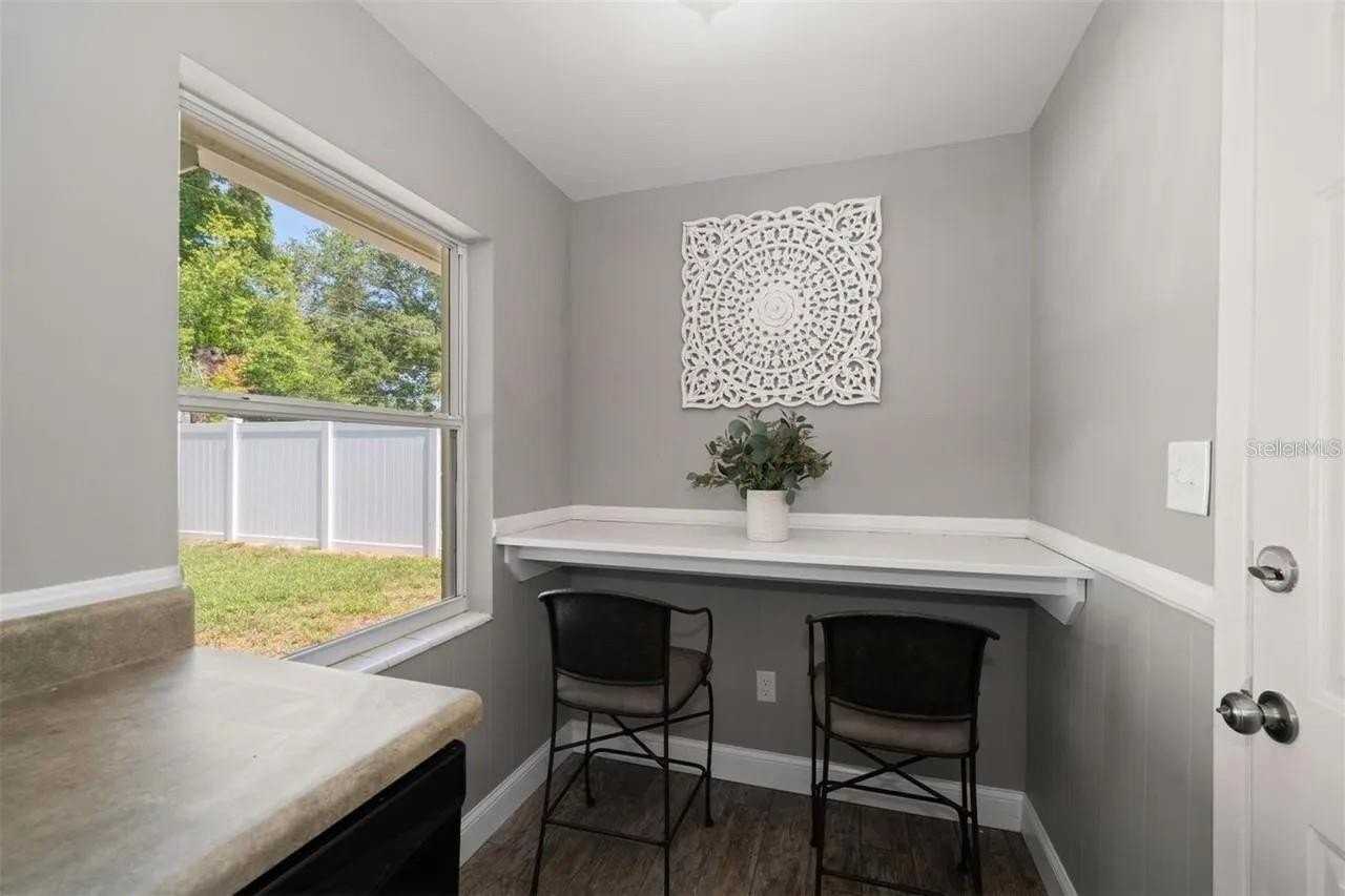 2132 Isabelle St - Photo 3 of 12