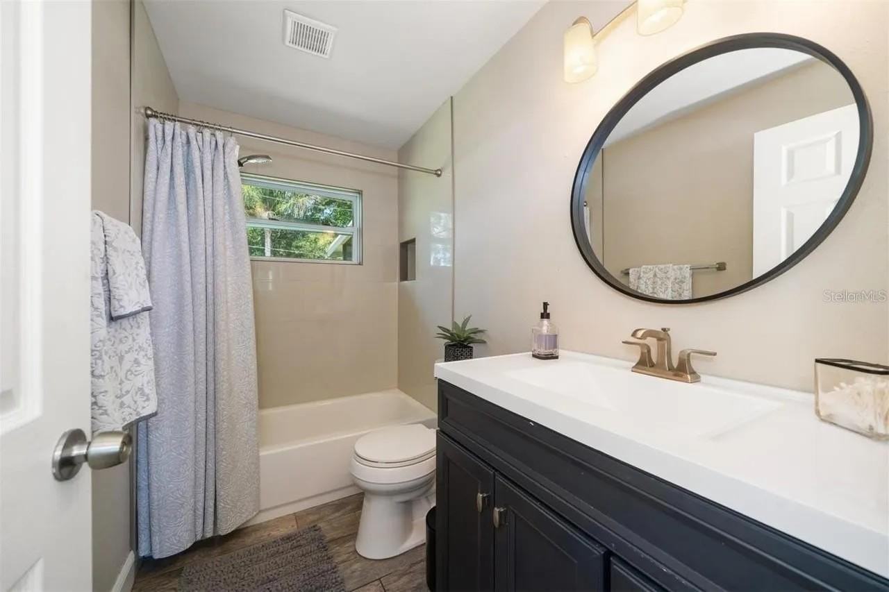 2132 Isabelle St - Photo 6 of 12