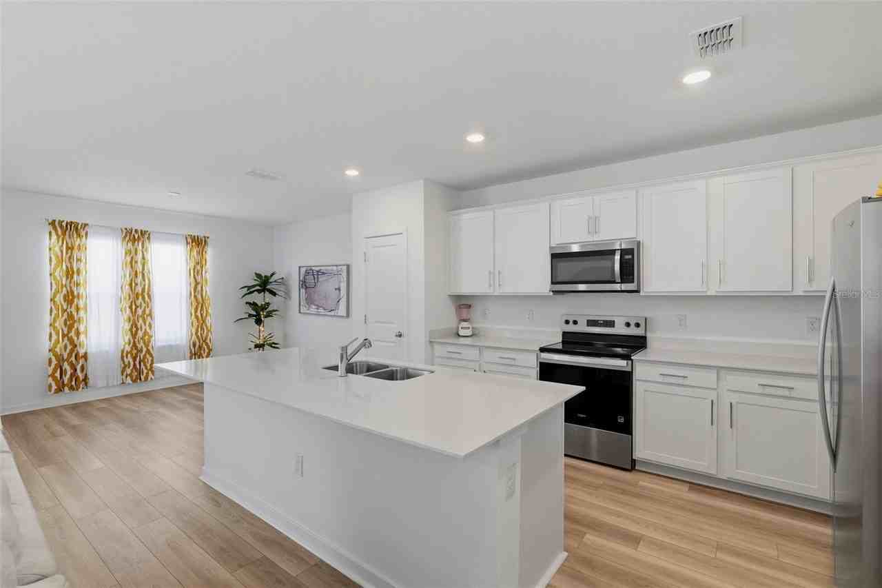 10517 Hidden Banks Gln - Photo 7 of 42