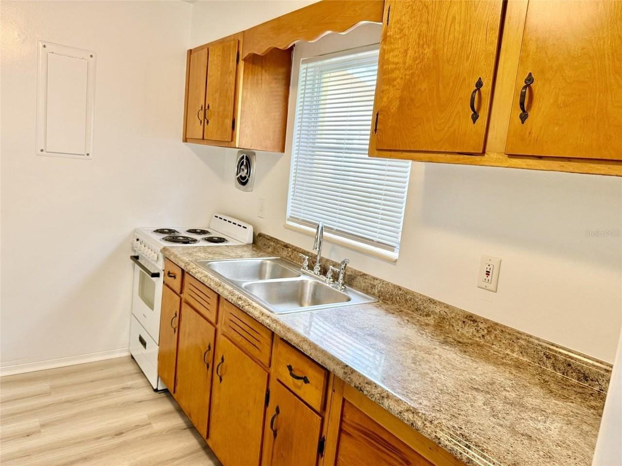 1135 Highland St N #3 - Photo 5 of 14