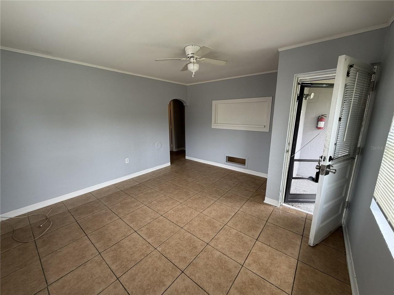 370 3rd St Nw #1 - Photo 3 of 10