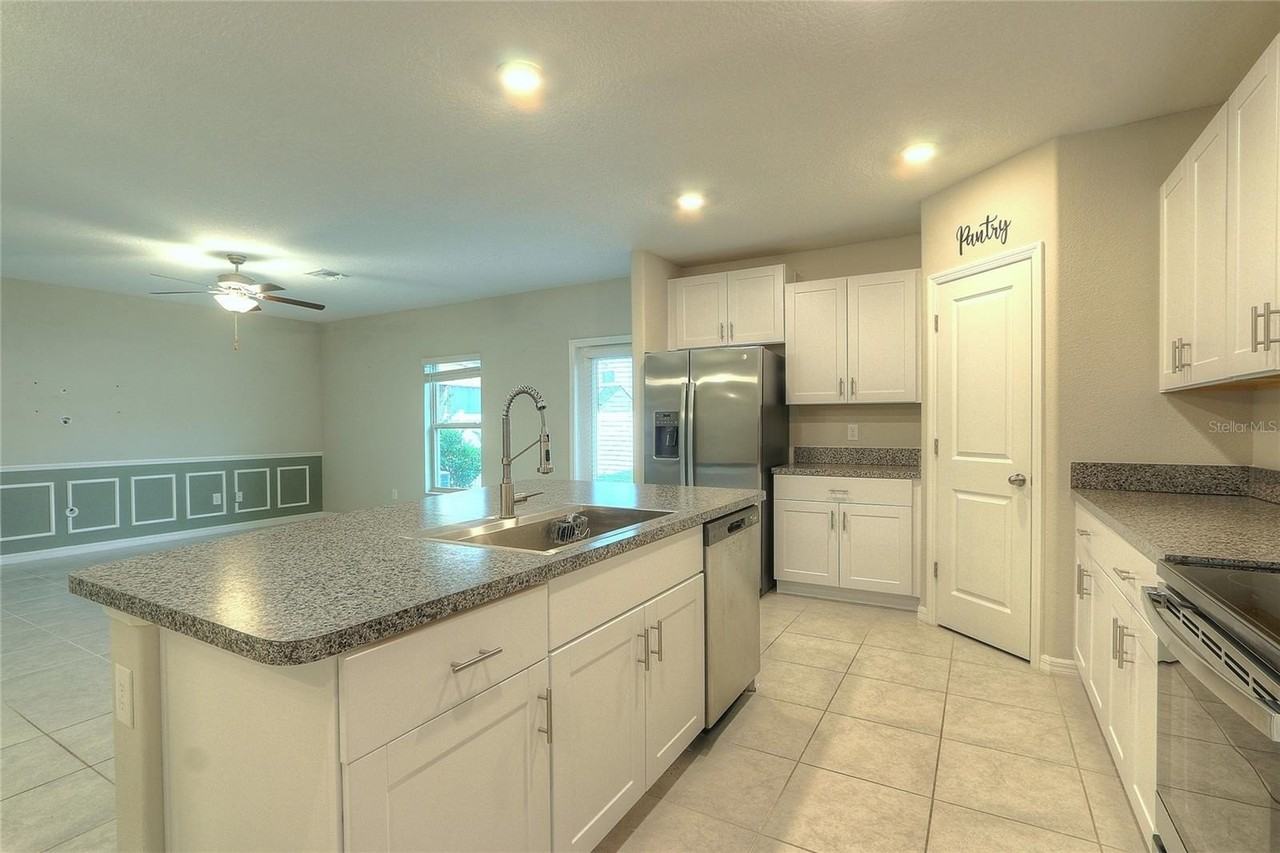 7217 Ronnie Gardens Ct - Photo 3 of 39