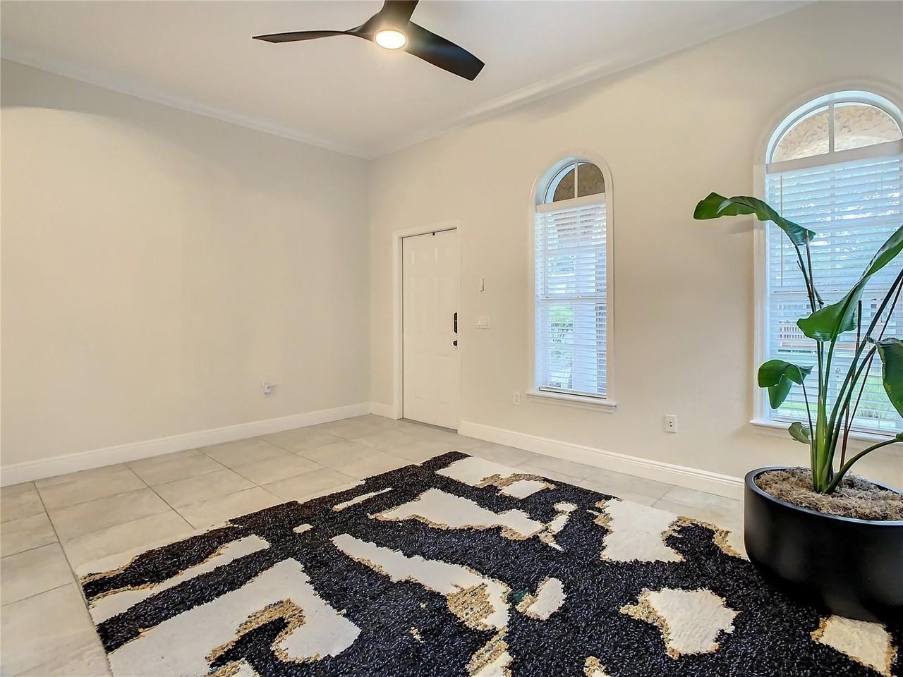 220 W Minnehaha St - Photo 5 of 50
