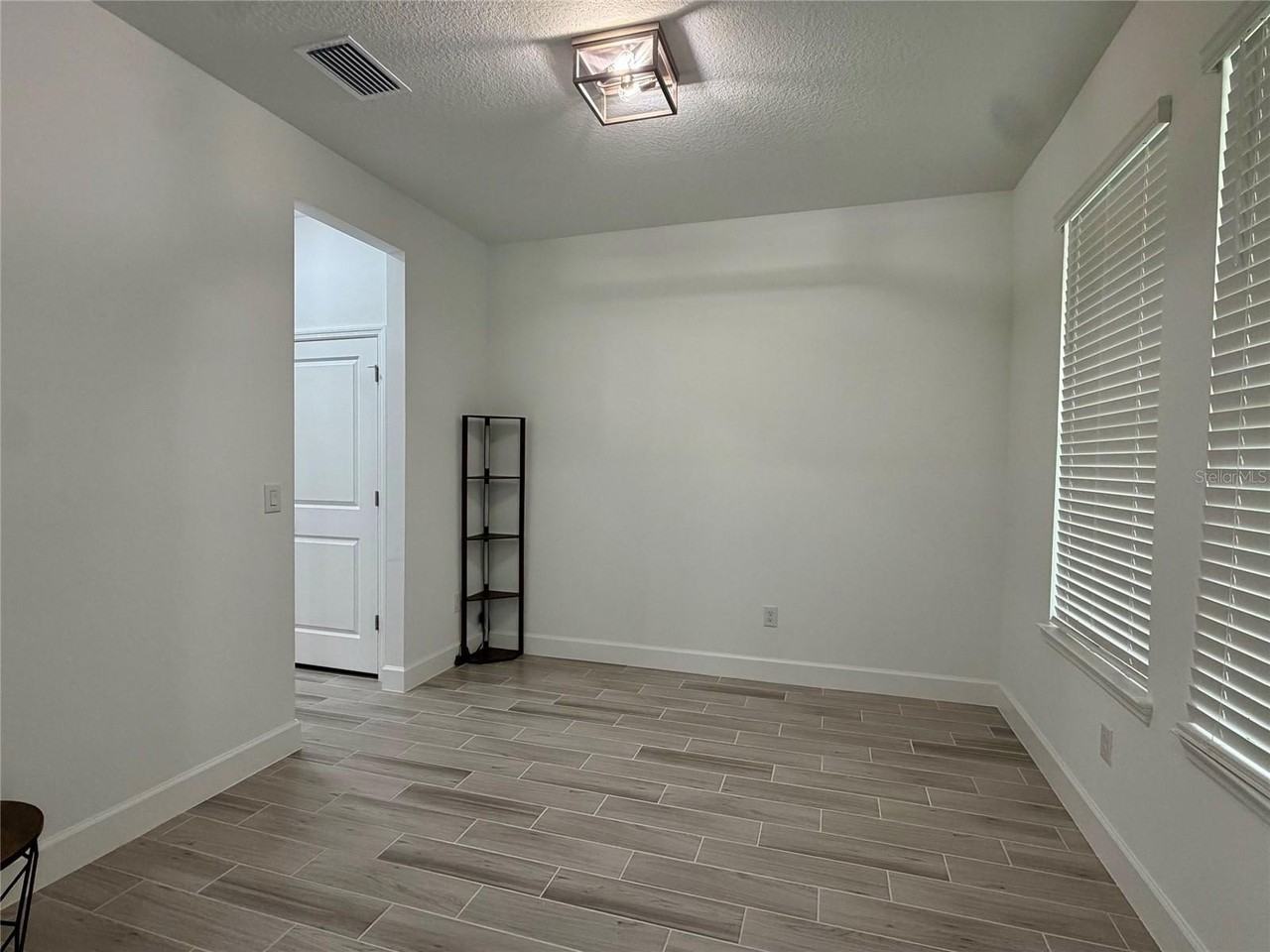33901 Landsman Loop - Photo 7 of 25