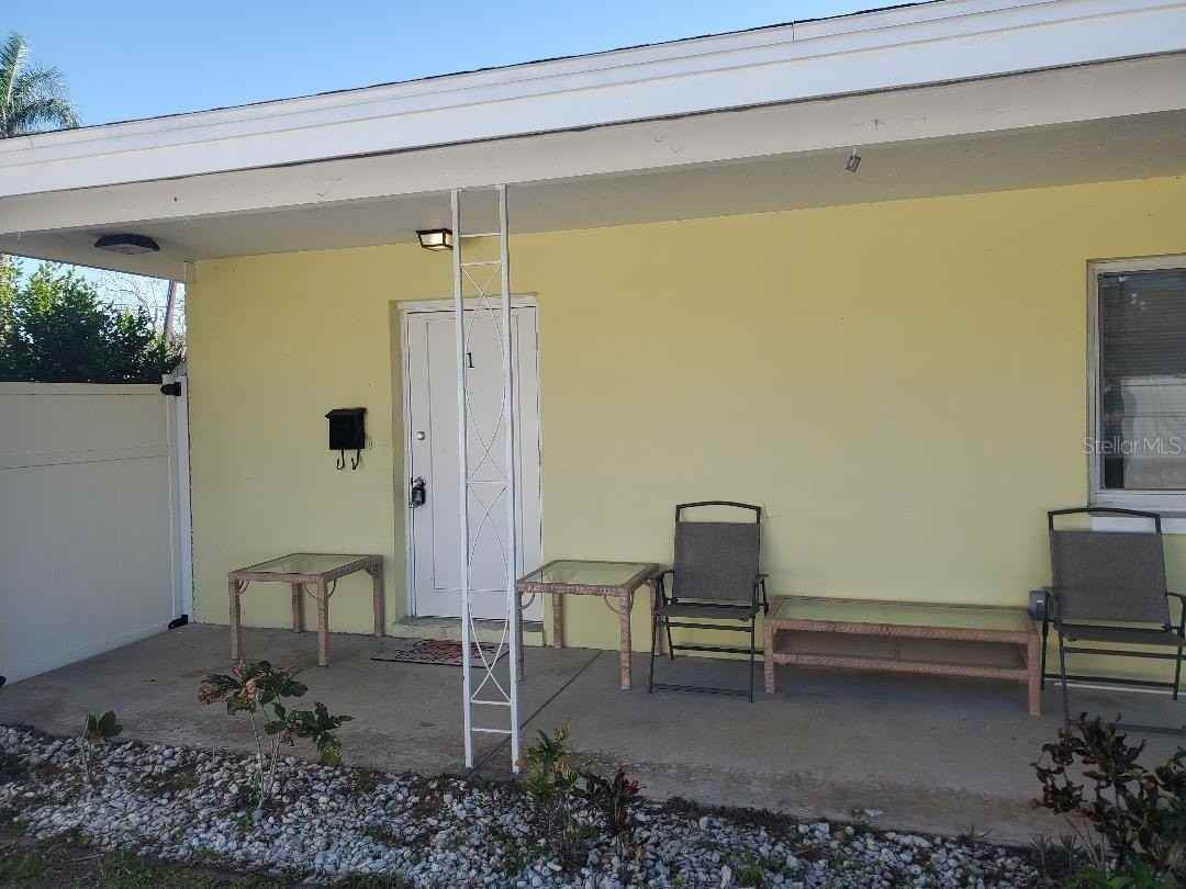 1020 70th St N - Photo 3 of 36
