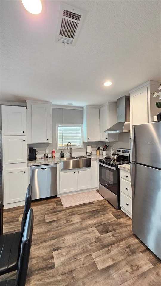 1831 Ruby St - Photo 5 of 32