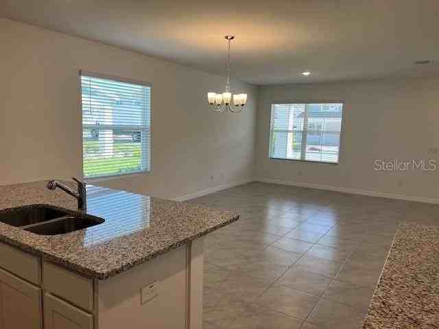 642 Belgrove St - Photo 6 of 13