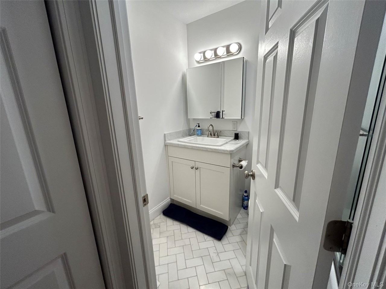 277 Maplewood Dr - Photo 7 of 22