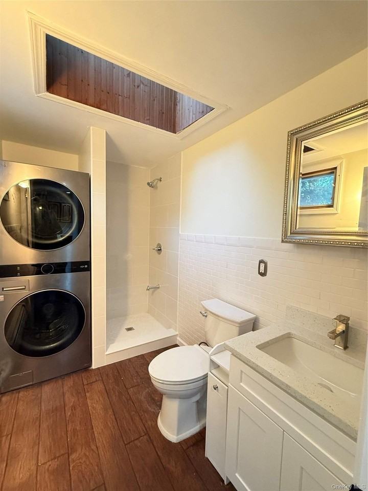 35 S Franklin Ave - Photo 4 of 9