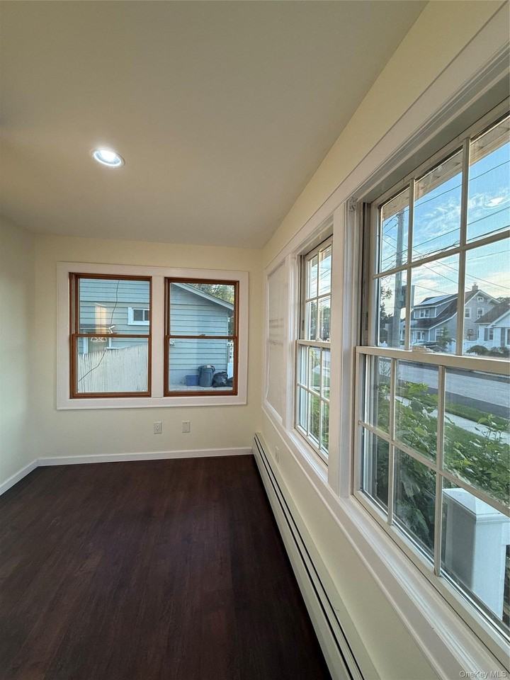 35 S Franklin Ave - Photo 5 of 9