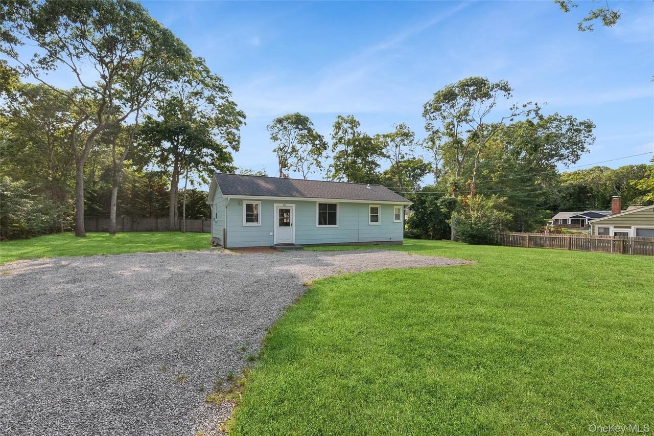 171 Wakeman Rd - Photo 2 of 18