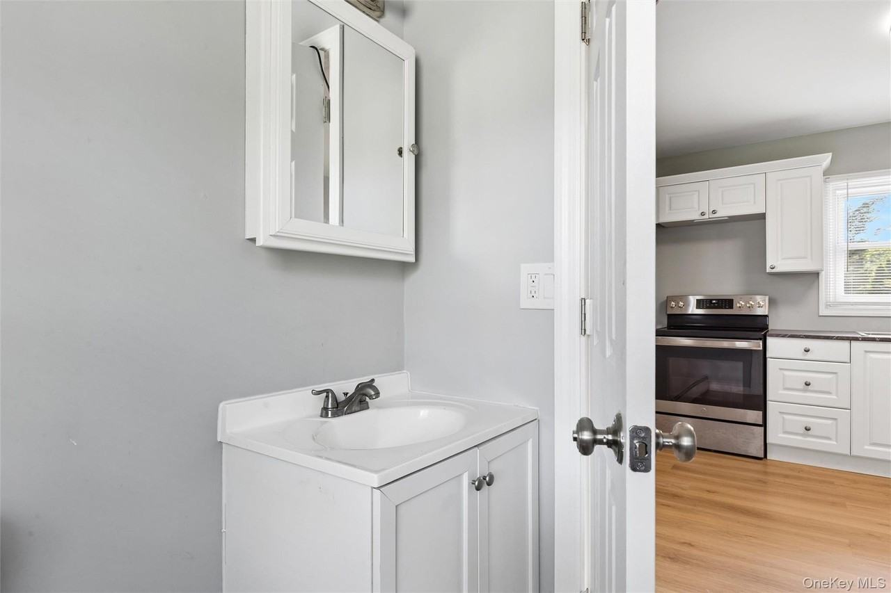 171 Wakeman Rd - Photo 5 of 18
