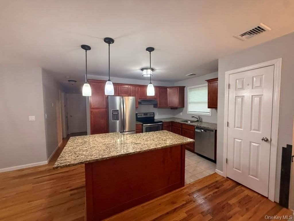 24 California Ave - Photo 2 of 20
