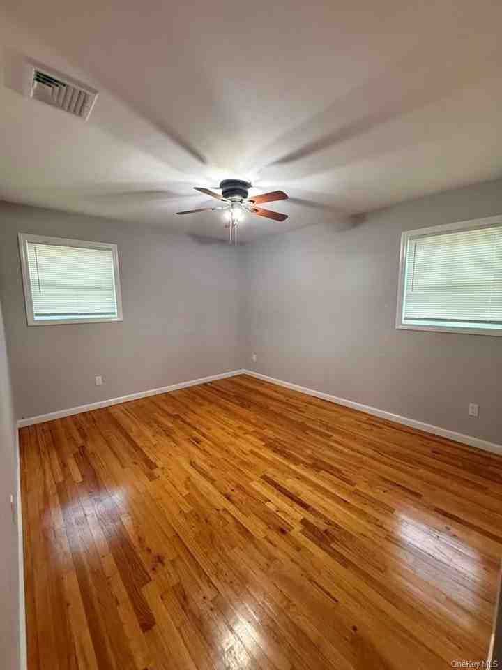 24 California Ave - Photo 5 of 20