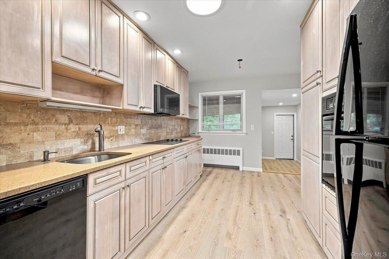 180 Boston Ave - Photo 7 of 19