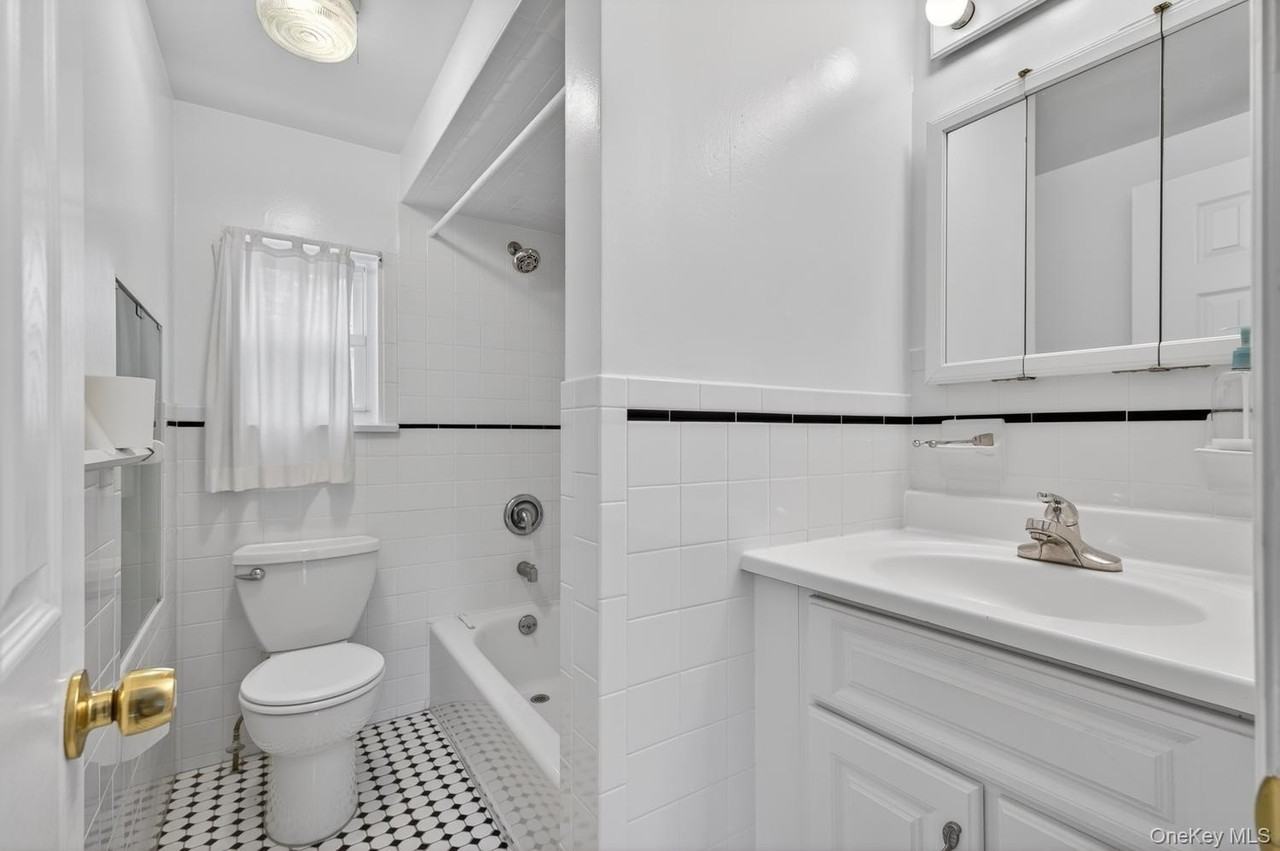 68A Graywood Rd - Photo 3 of 14