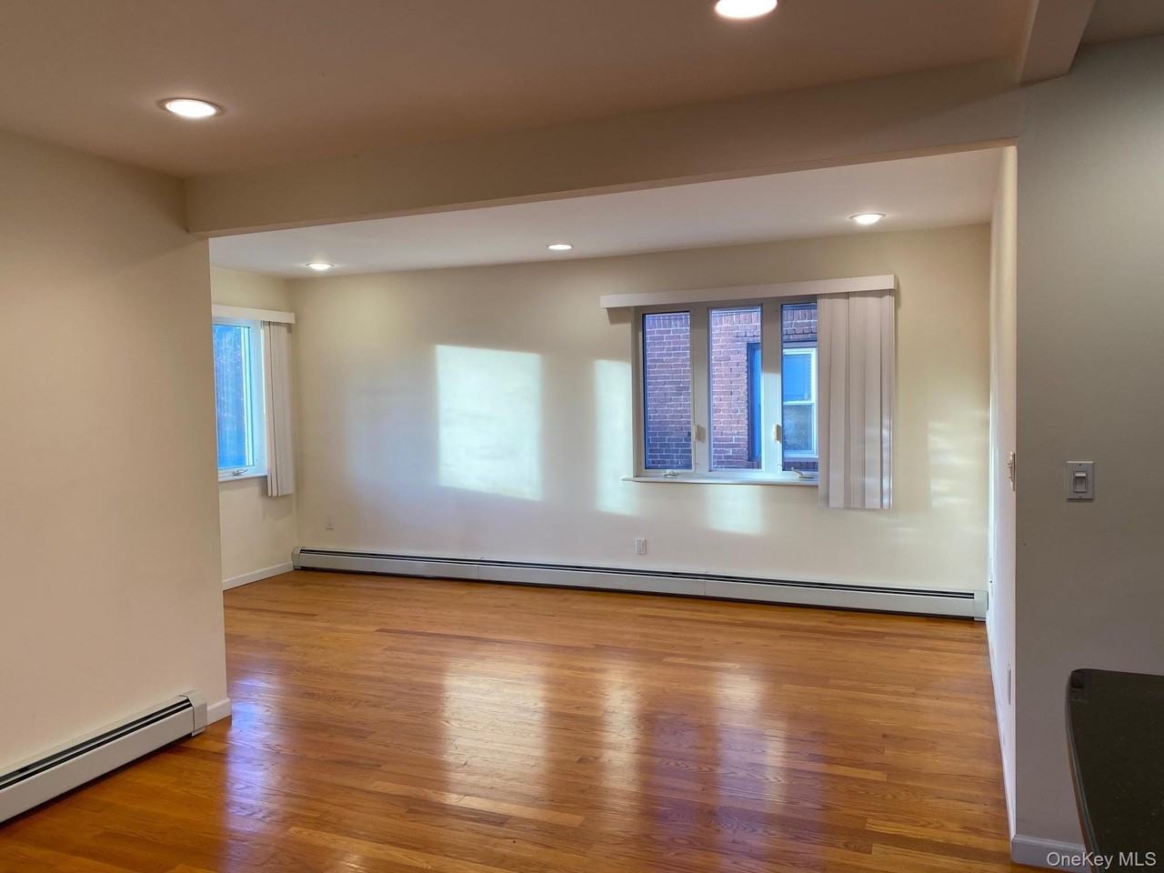 4719 194th St - Photo 4 of 15
