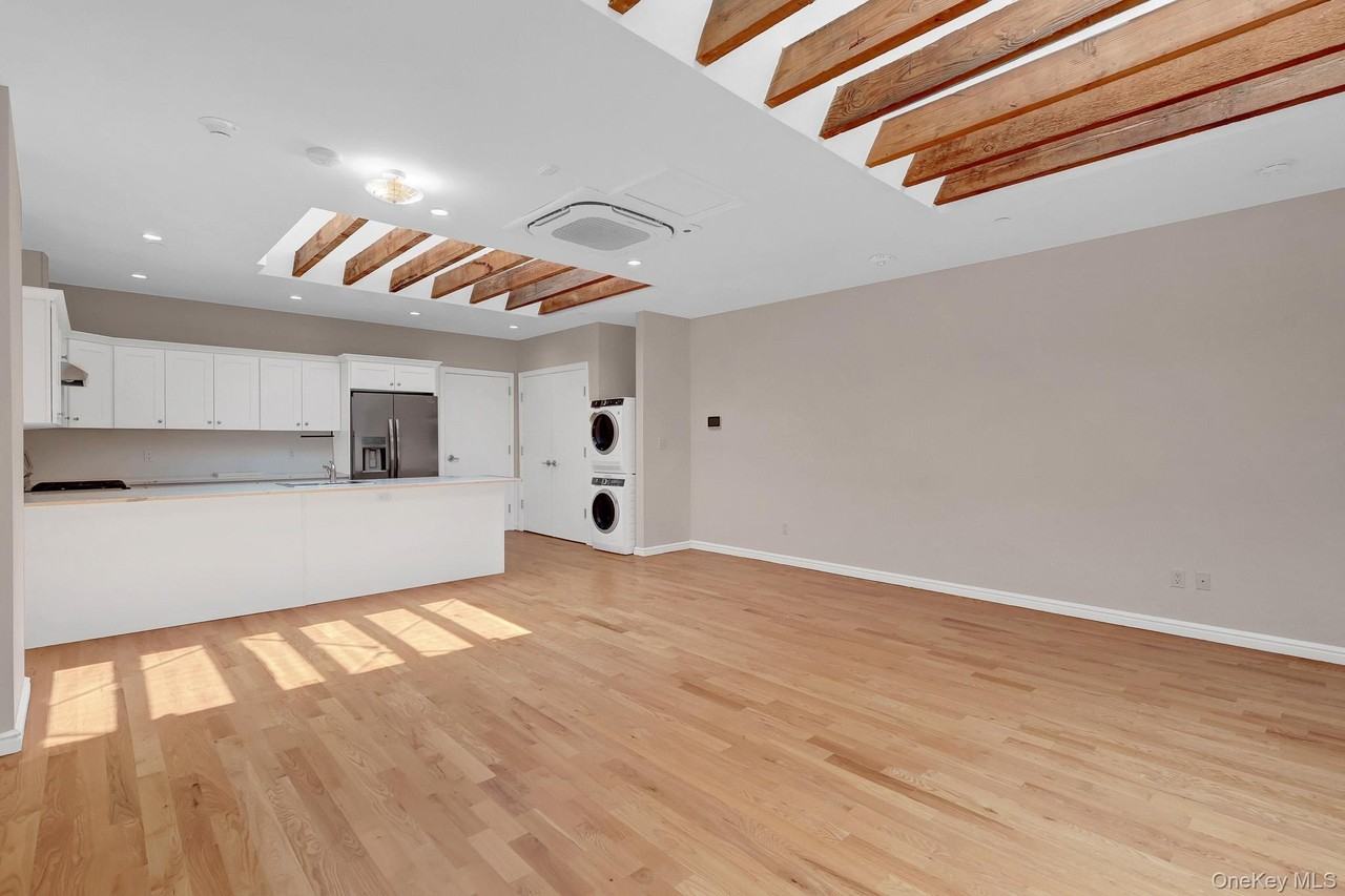 136 Rockaway Ave #201 - Photo 4 of 16