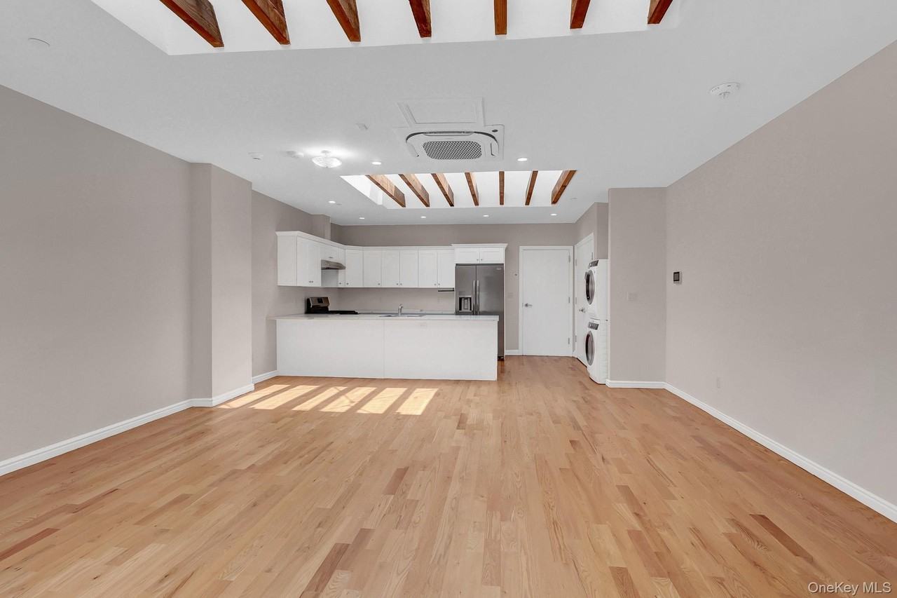 136 Rockaway Ave #201 - Photo 5 of 16