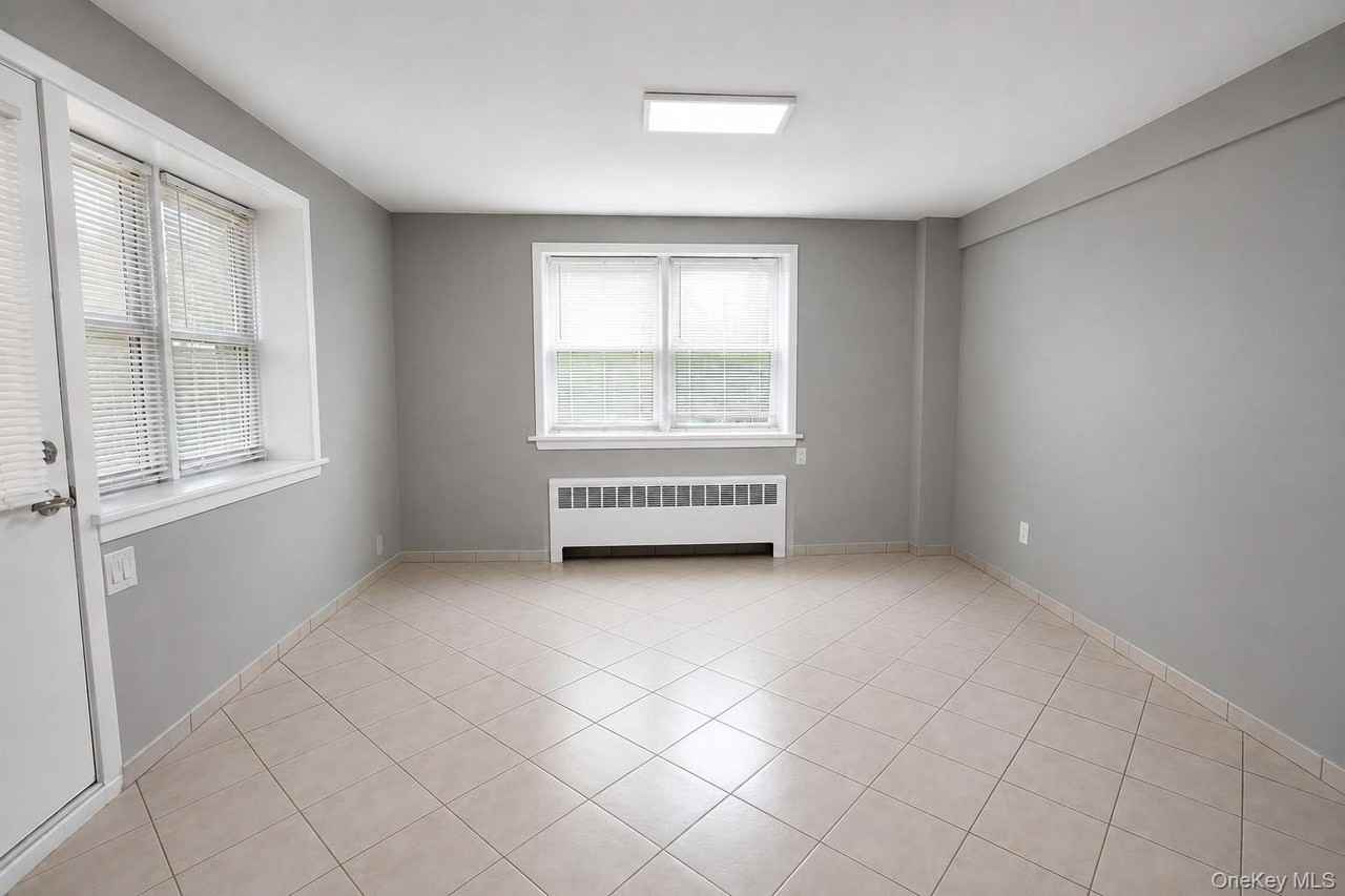 248 E Broadway #5 - Photo 4 of 24