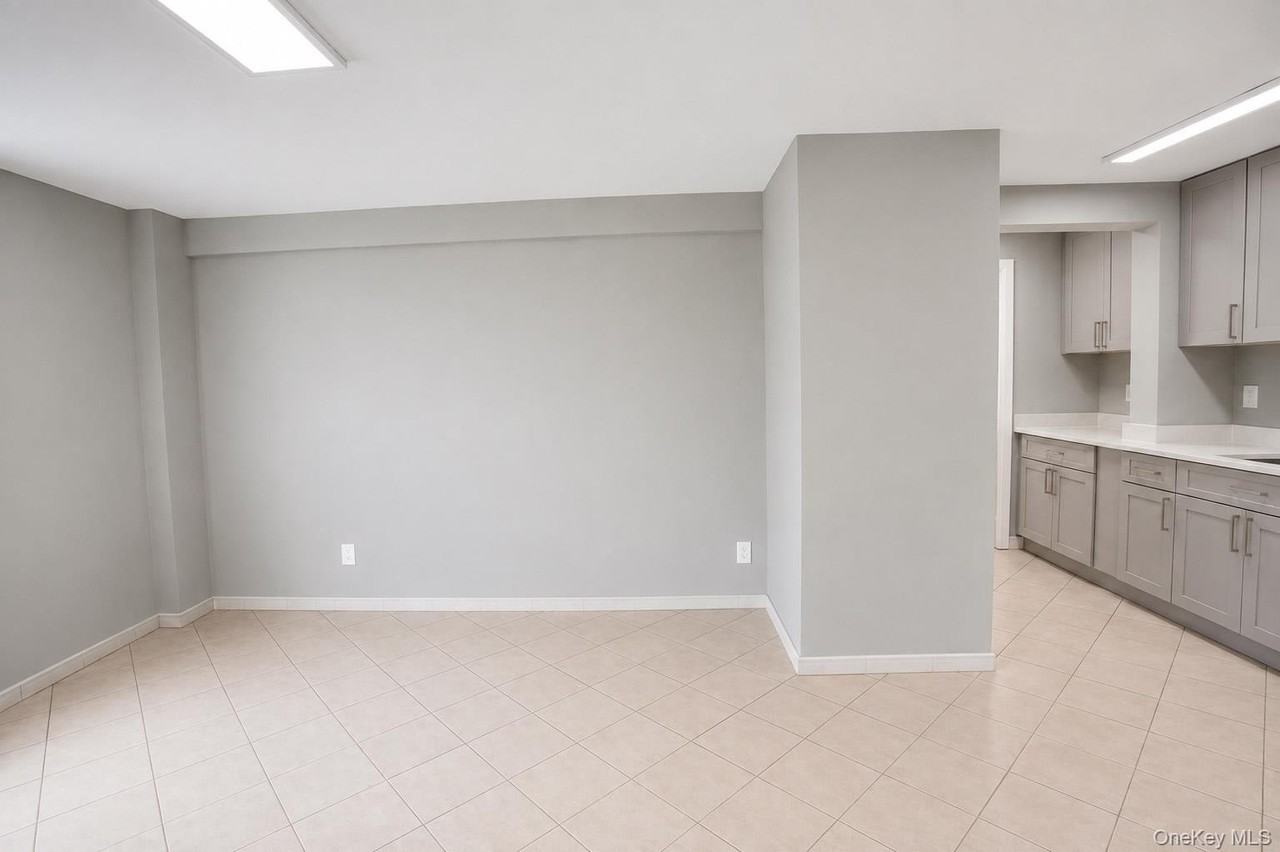 248 E Broadway #5 - Photo 5 of 24