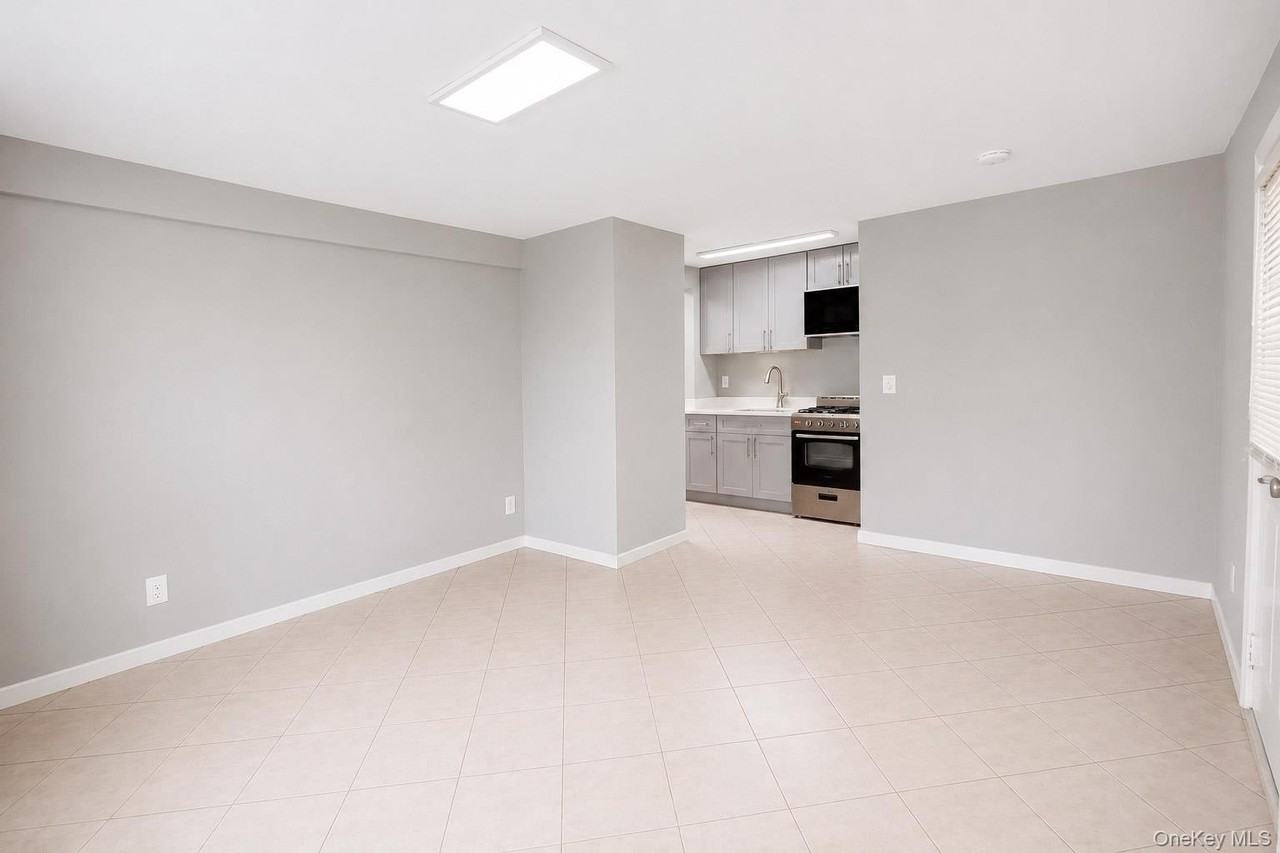 248 E Broadway #5 - Photo 6 of 24