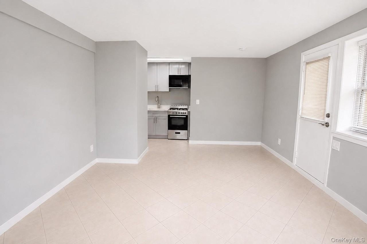 248 E Broadway #5 - Photo 7 of 24