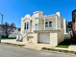 featured image of 105 Mitchell Ave
