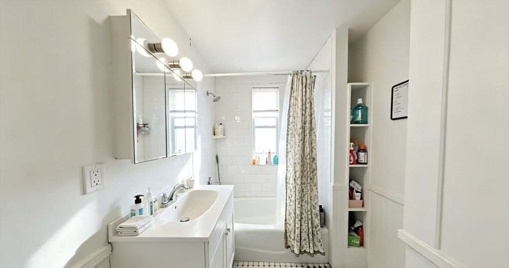 Newport St #1 - Photo 2 of 6