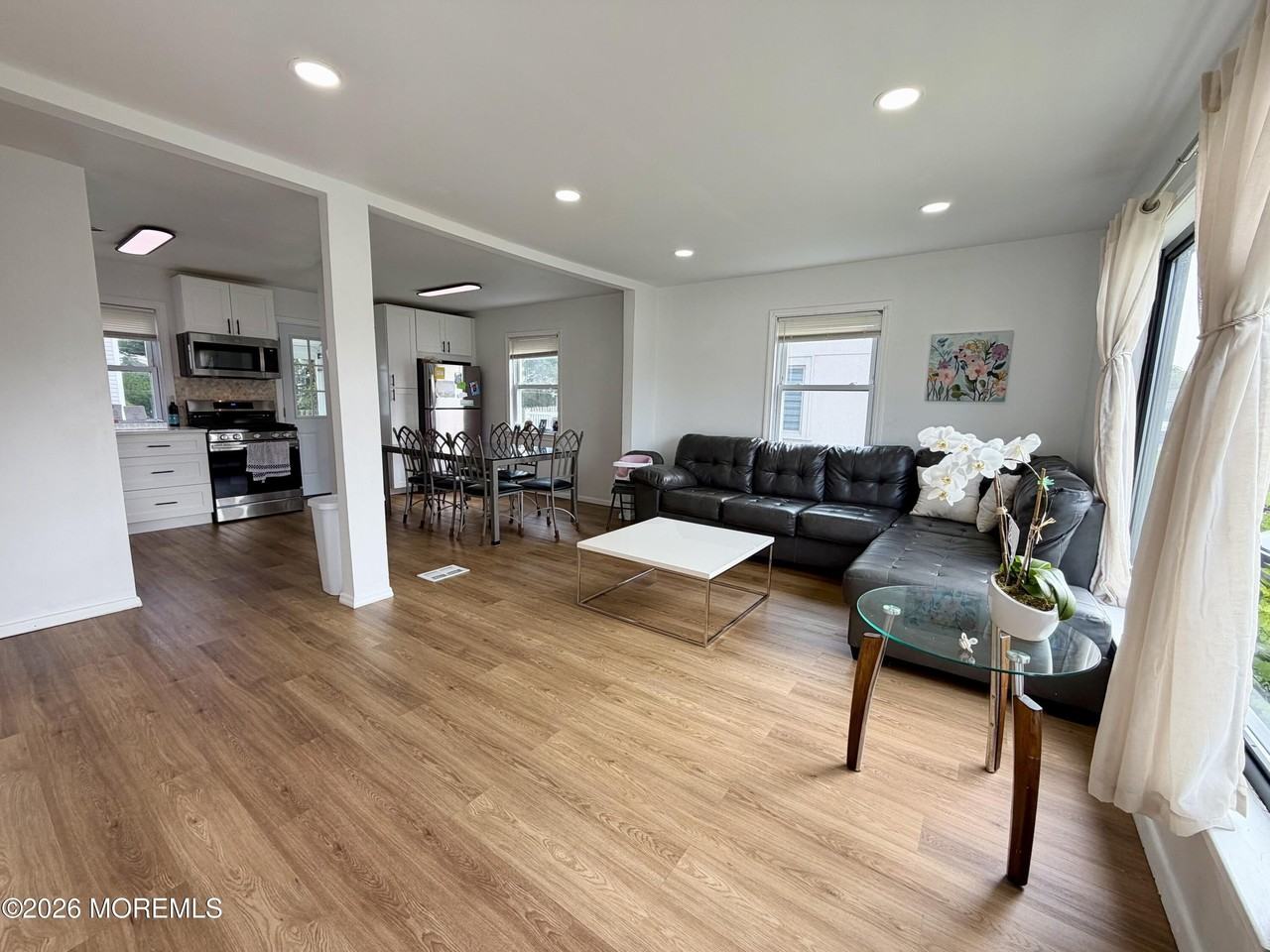 23 Campbell Ct - Photo 4 of 13