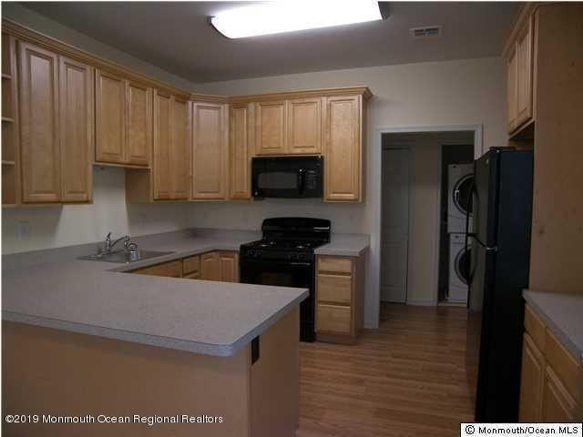 103 Drs James Parker Blvd #D - Photo 4 of 5