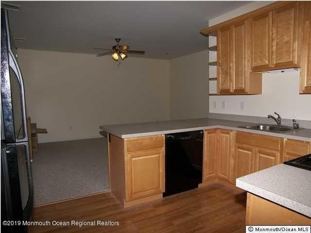 103 Drs James Parker Blvd #D - Photo 5 of 5