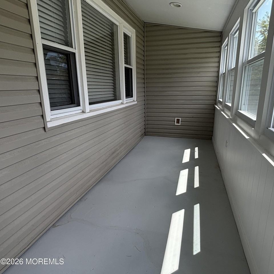 2245 Edgar Rd - Photo 2 of 21