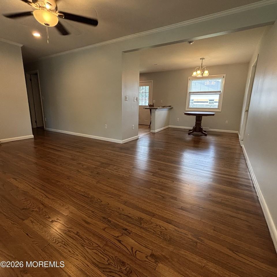2245 Edgar Rd - Photo 5 of 21