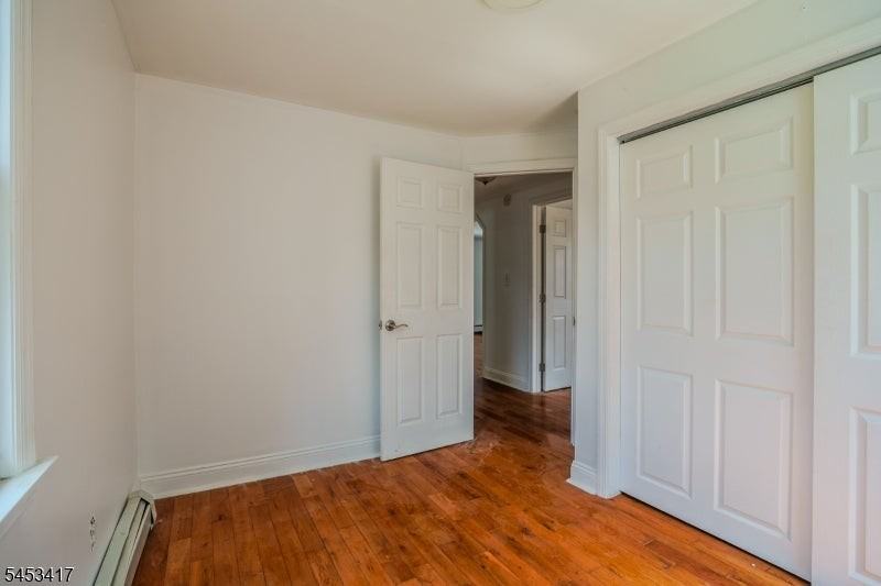 211 Bradford Ave - Photo 7 of 19