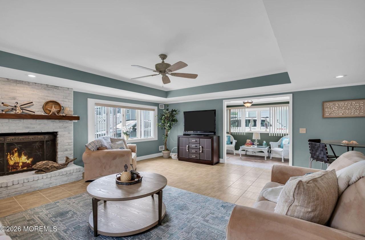 102 W Colony Rd - Photo 5 of 35
