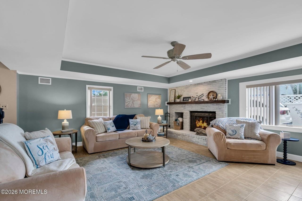 102 W Colony Rd - Photo 6 of 35